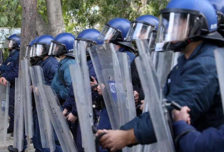 На одежде кипрских полицейских появятся портативные видеокамеры
