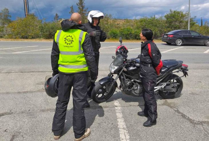 Полиция Кипра проводит курсы безопасного вождения для мотоциклистов BikeSafe