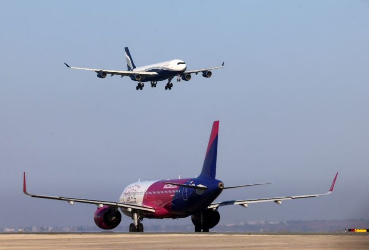 Власти Кипра продлили срок действия ВНЖ иностранцев, у которых не получилось вернуться на остров из-за войны в Иране  