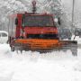 Для расчистки дорог от снега в Троодосе используют тракторы и пожарные машины (видео)
