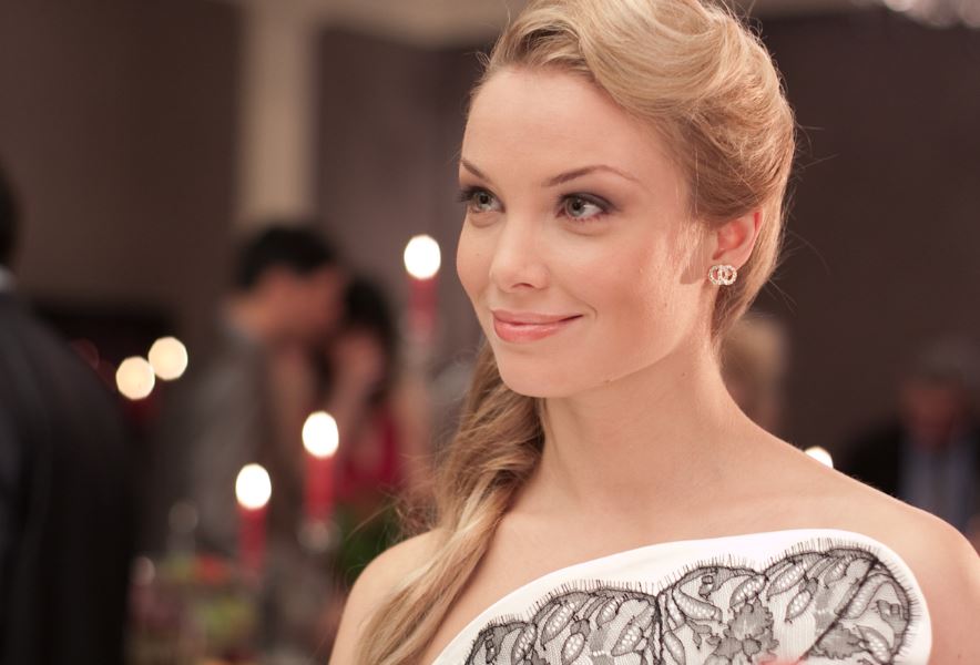 Порно трахается жанында күйеуінің Қыз көйлегіндегі порно