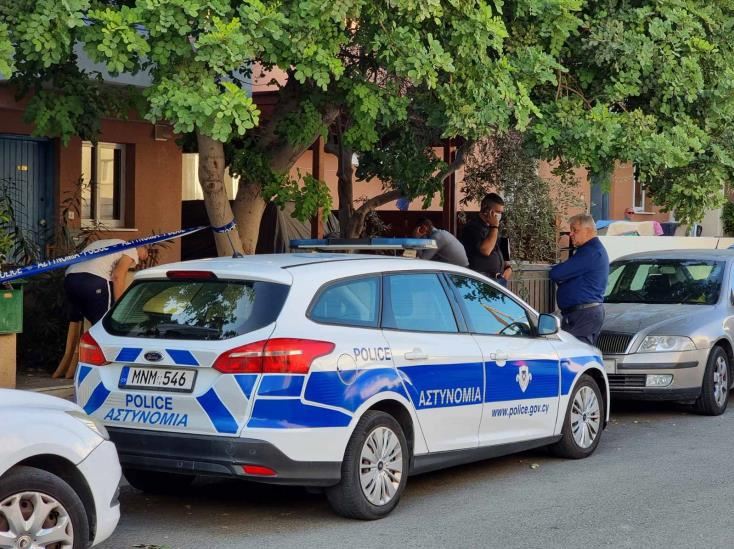 трое в черном и масках избили 64-летнего россиянина машина, полиция, Пафос